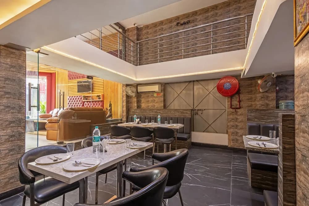Hotel Mahajan International - photo 22