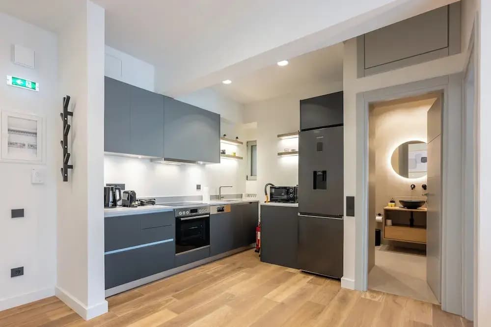 Plaka Gem in Prime Location - photo 19