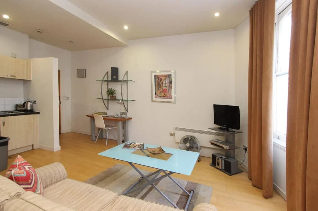 Princes Square Apartments - photo 14
