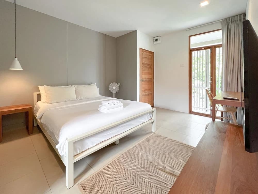 SUNKISS pool.bed.cafe - photo 4