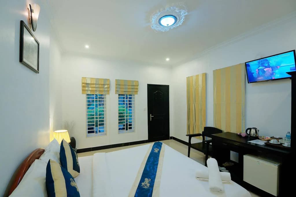 Mango Angkor Boutique - photo 5