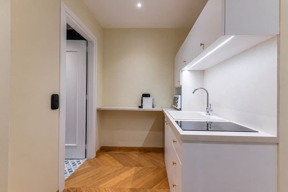 Ipelhome Plaka Boutique Apartments - photo 32