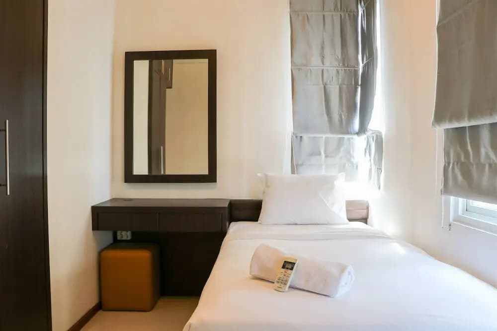Full Furnished With Comfort Design 2Br Apartment At Thamrin Residence - photo 4