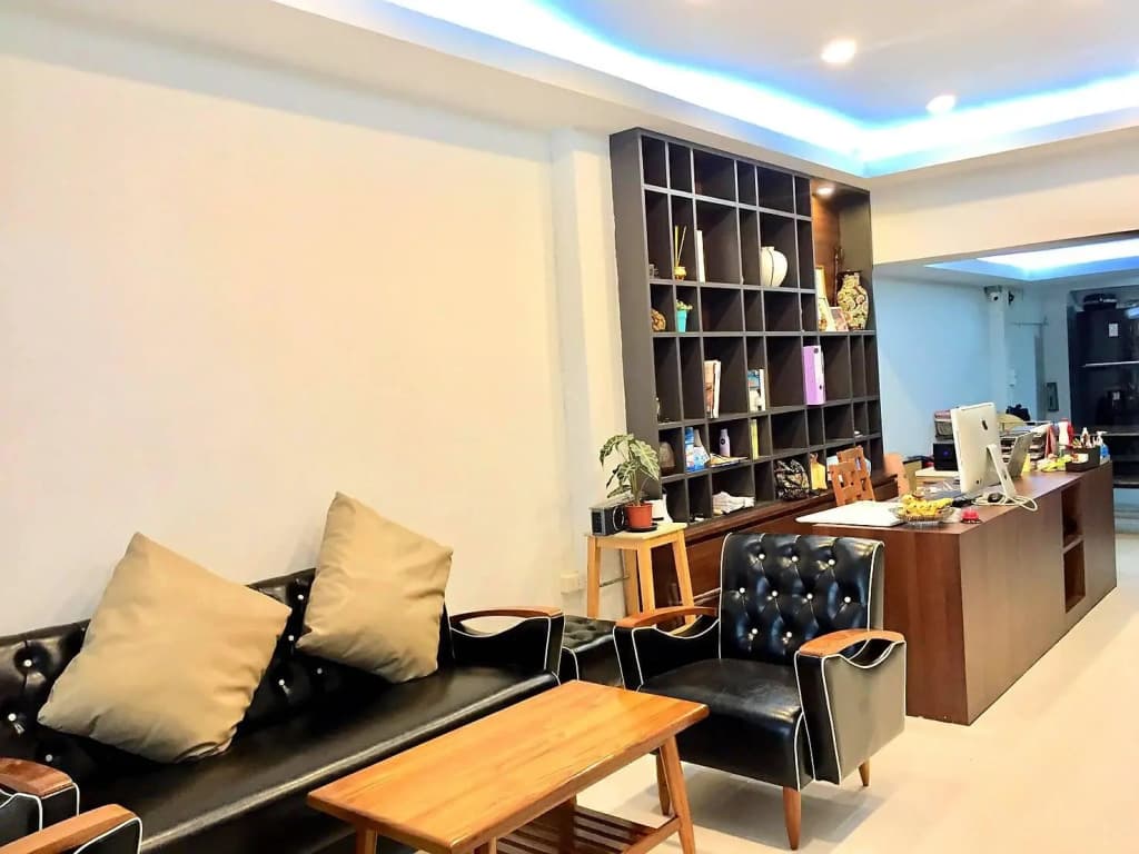 Asoke Montri Hostel - photo 13