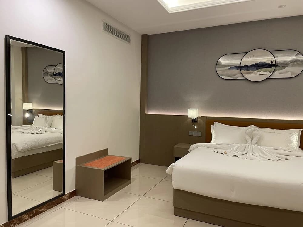 Season Inn Hotel - photo 6
