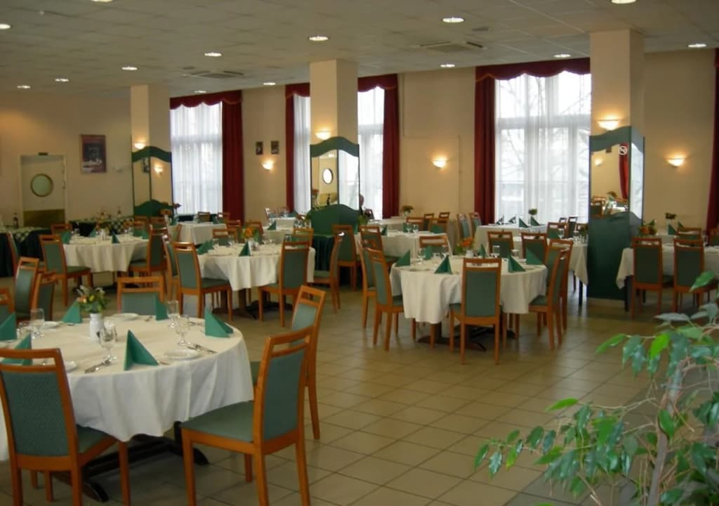 Hunguest Hotel Platnus - photo 11