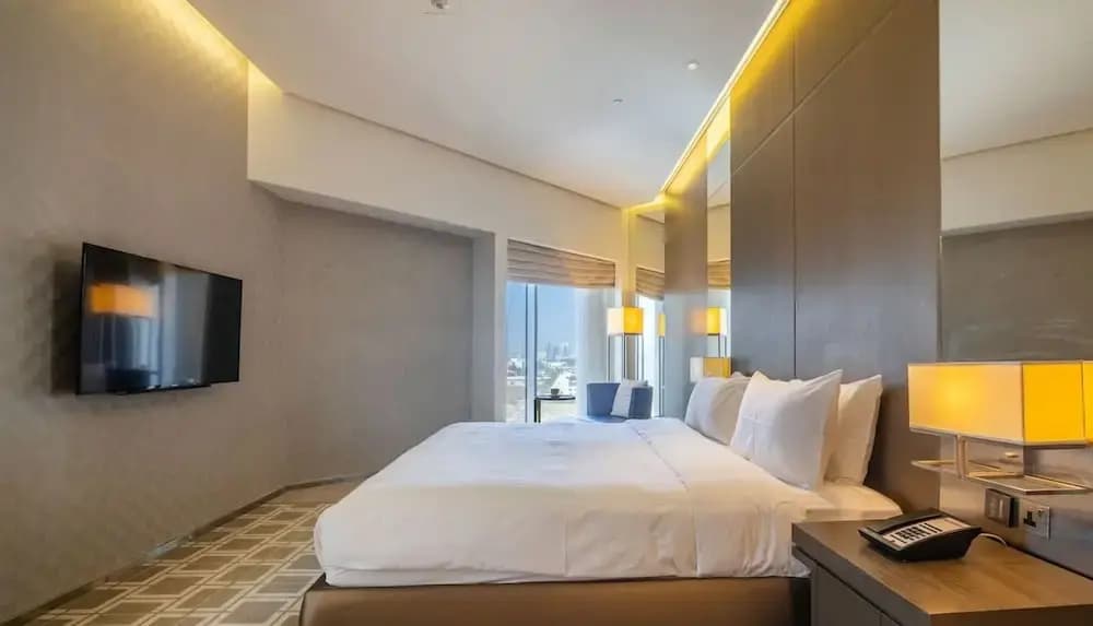 Elegant 1BR Near Wafi Mall Central Dubai Stay - photo 2