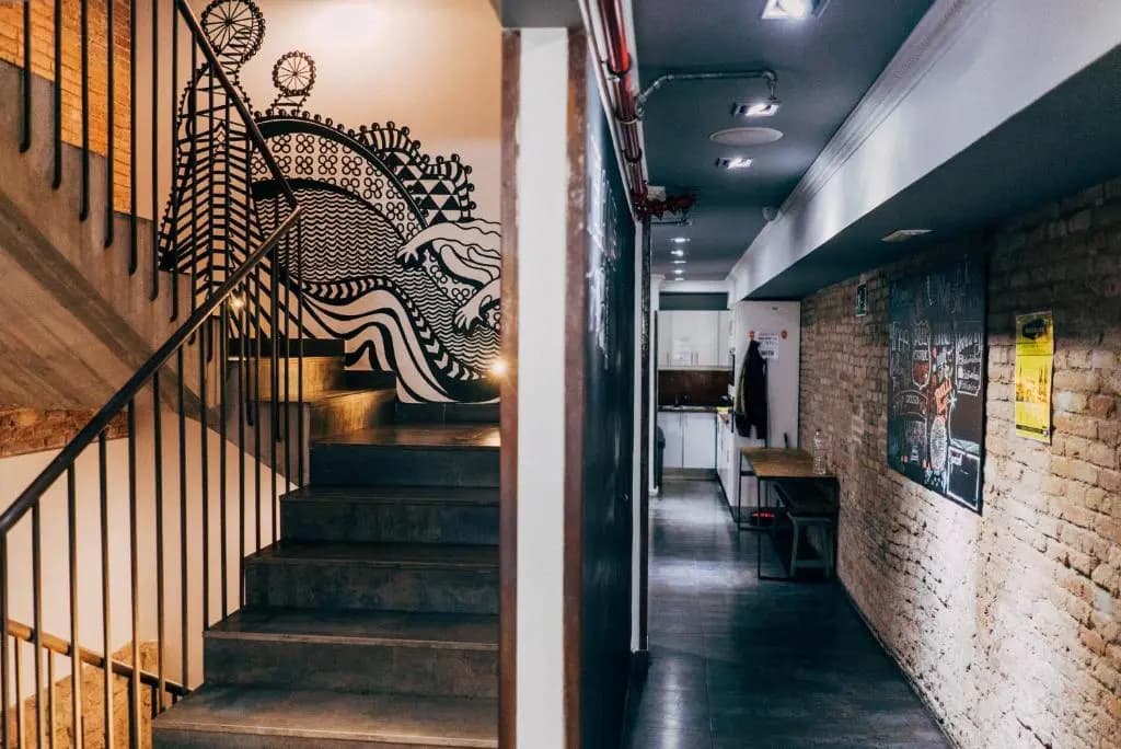 Black Swan Hostel - photo 11