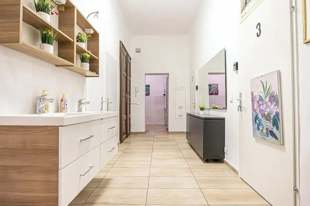 Spacious 5BR Apt Close to Augarten - photo 25