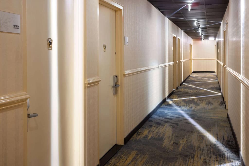 Ramada by Wyndham Bronx - photo 12