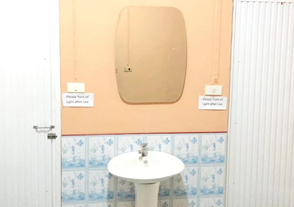 Jinda Hostel - photo 8