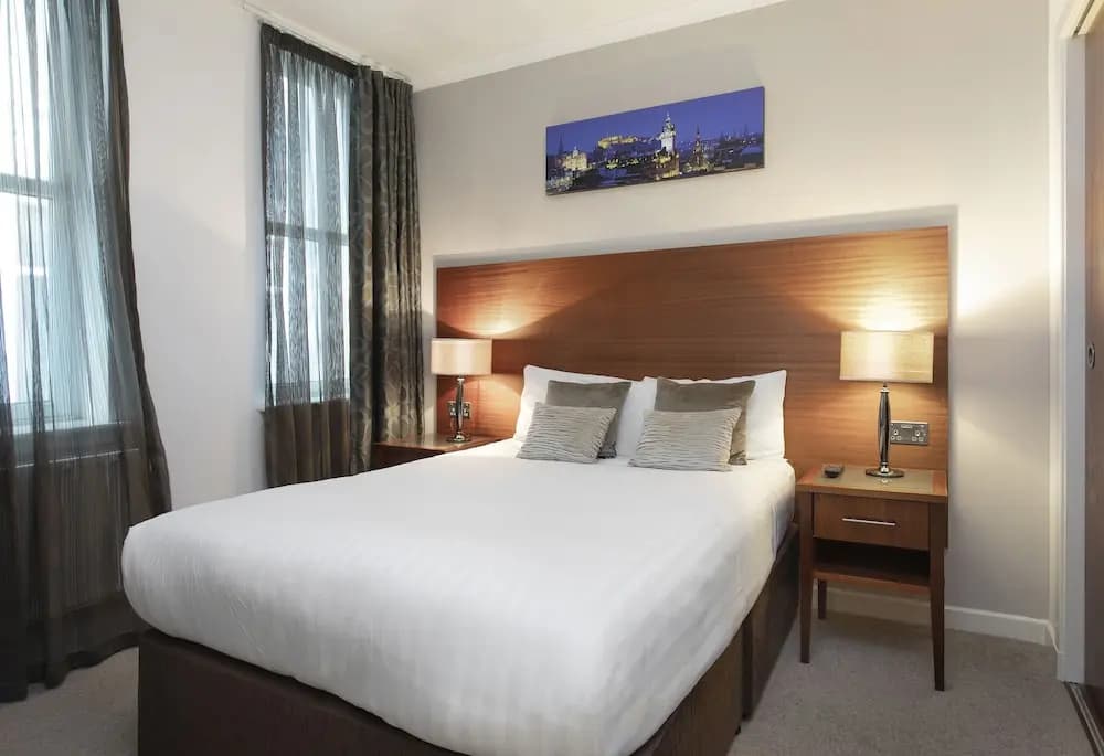 Stewart by Heeton Concept Aparthotel Edinburgh - photo 23