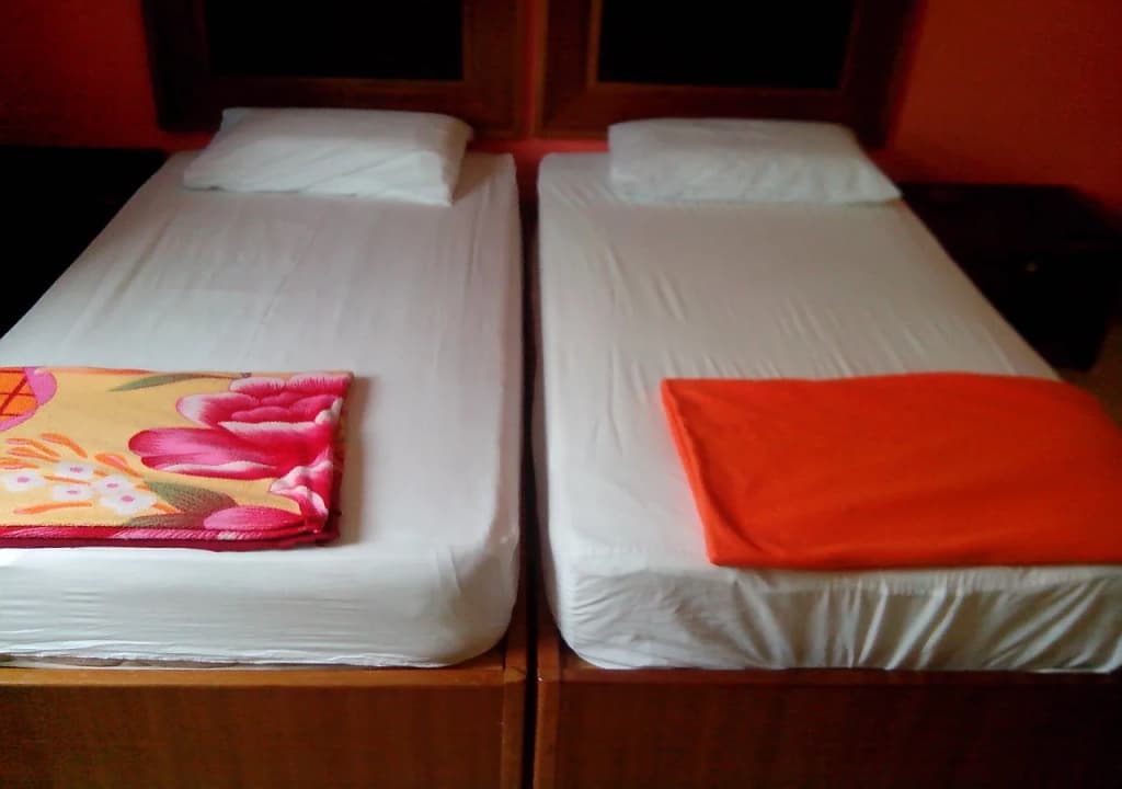 Embassy Hotel - photo 2