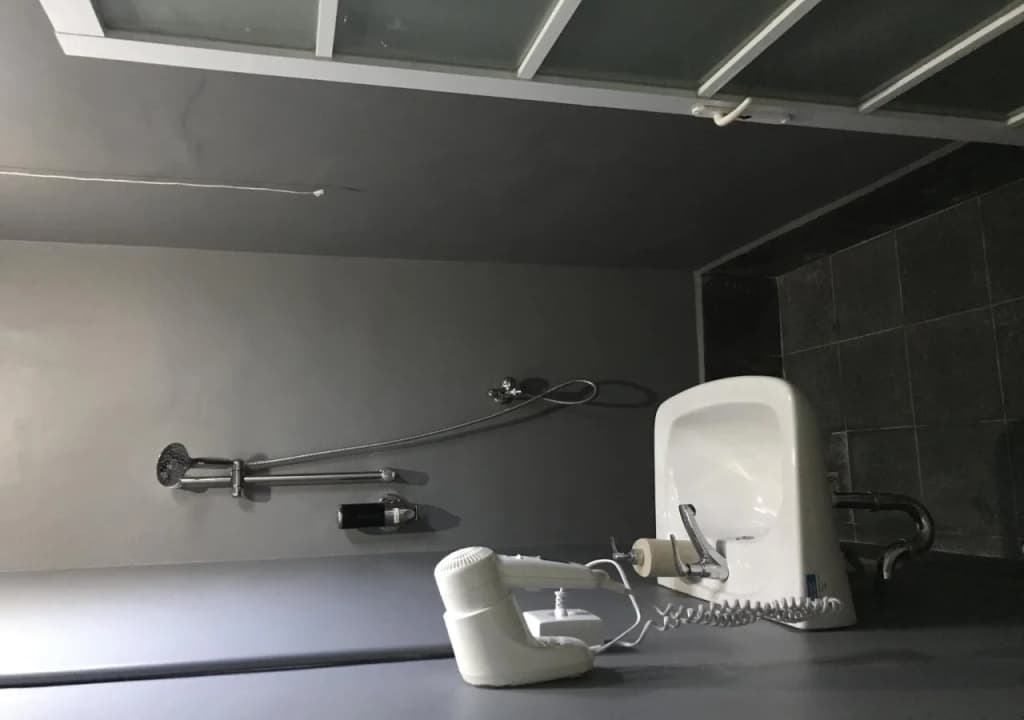 Nine Dollar Hostel - photo 8