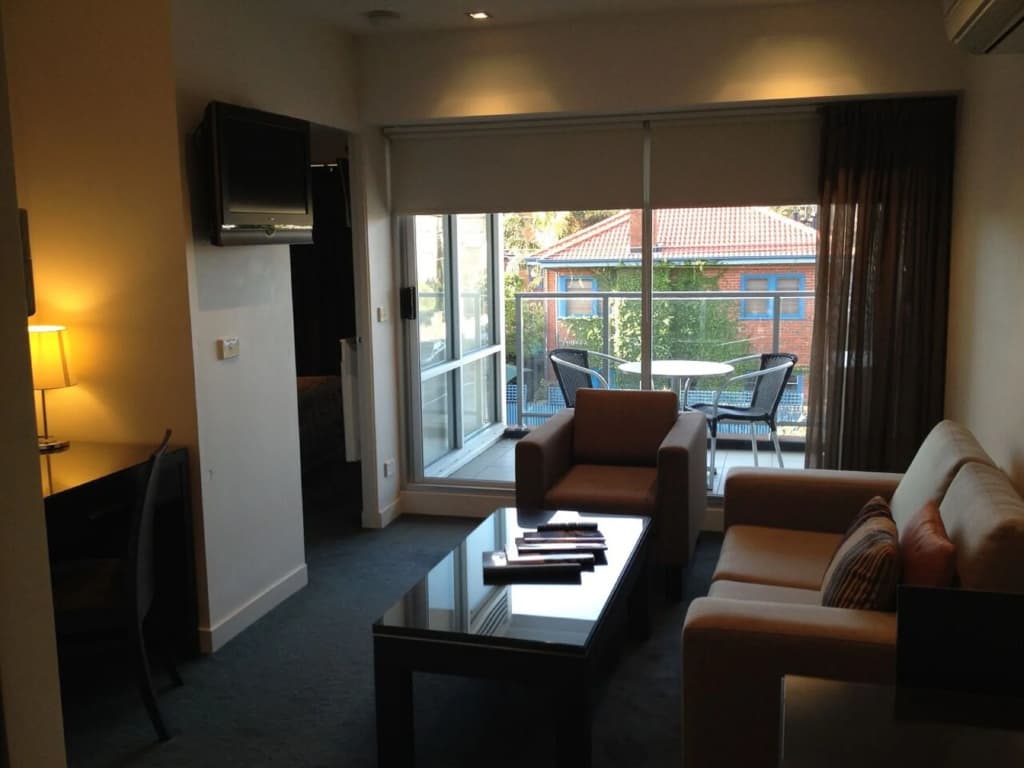 St Kilda Central Apartment Hotel - photo 4