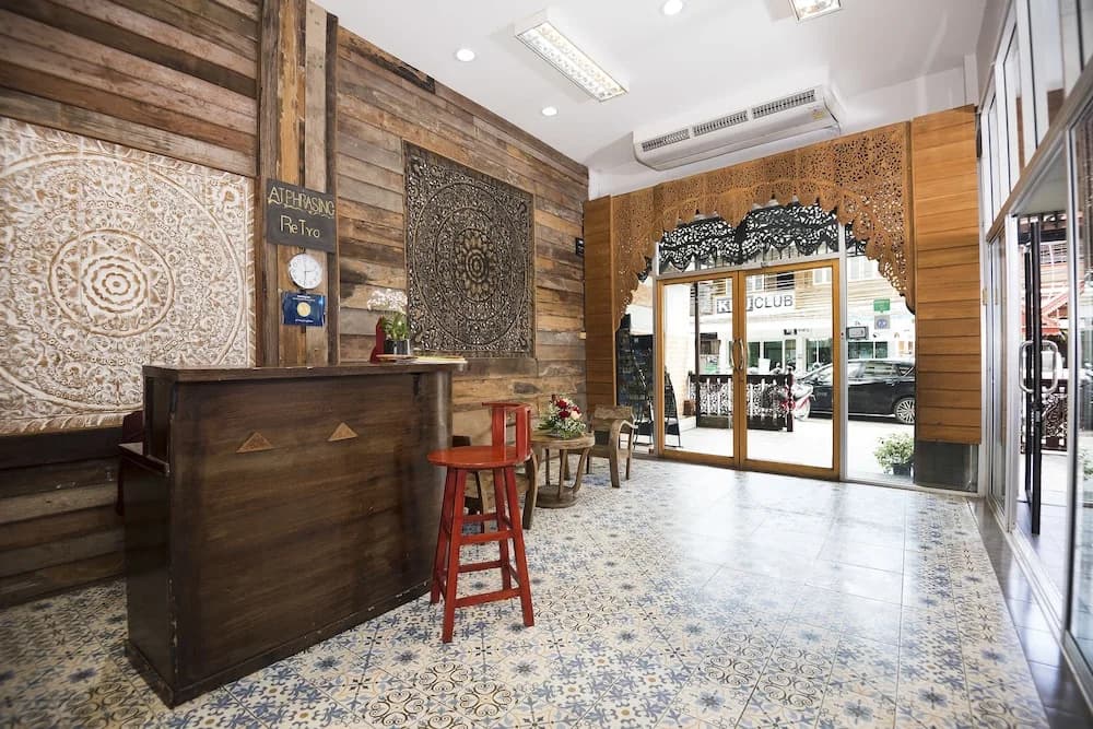 At Phra Sing Retro - photo 2