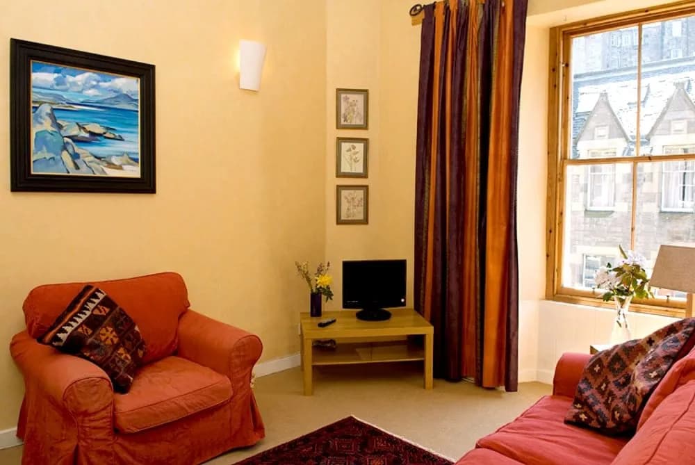 Classic City Apartment - photo 15