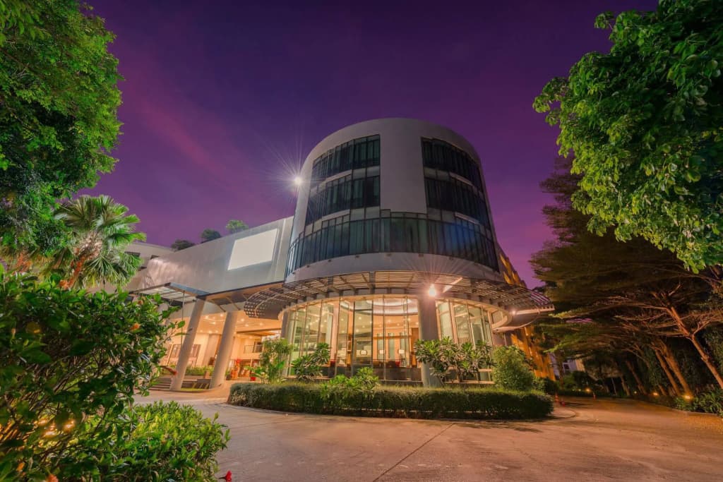 Deevana Plaza Phuket - photo 1