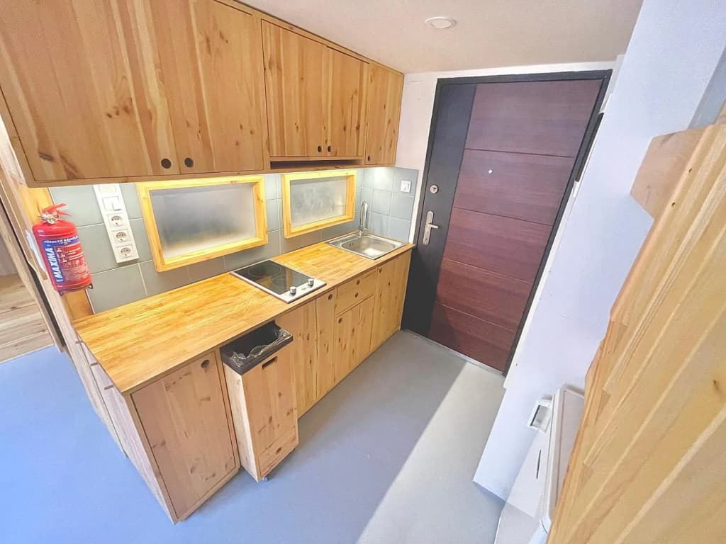 Lavender Circus Apartments - photo 20