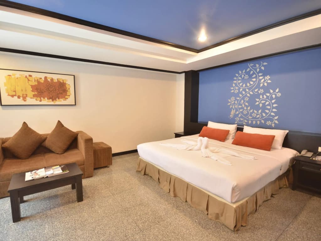 The Heritage Sathorn Suite Hotel - photo 3