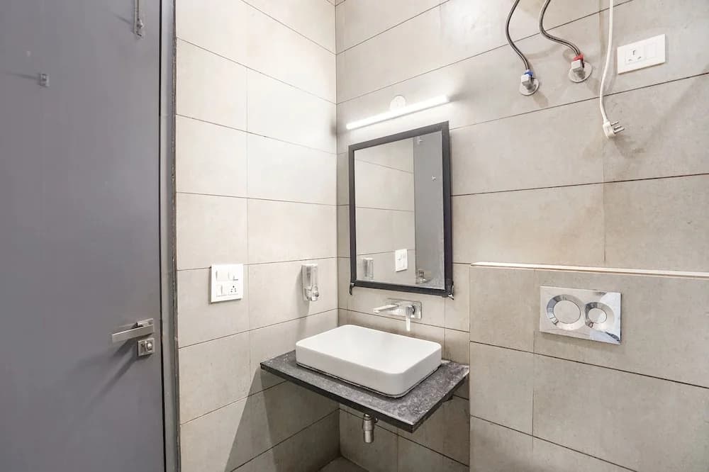 Fabhotel The Luxe Inn - photo 8