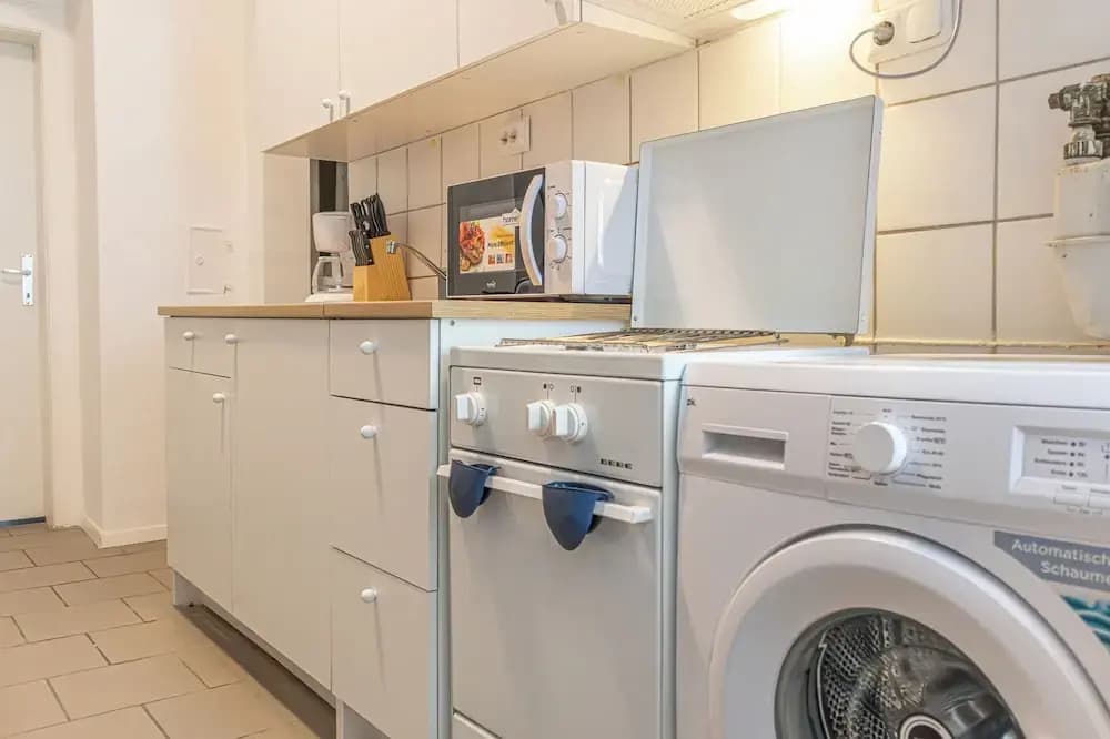 Charming 2BR Apt Close to Westbahnhof - photo 10