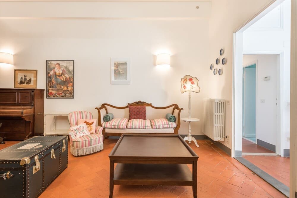 Pitti Large Apartment With Balcony - photo 6