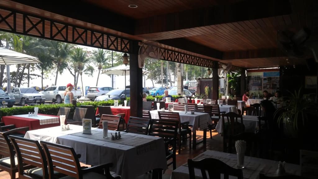 Jomtien Boathouse - photo 21