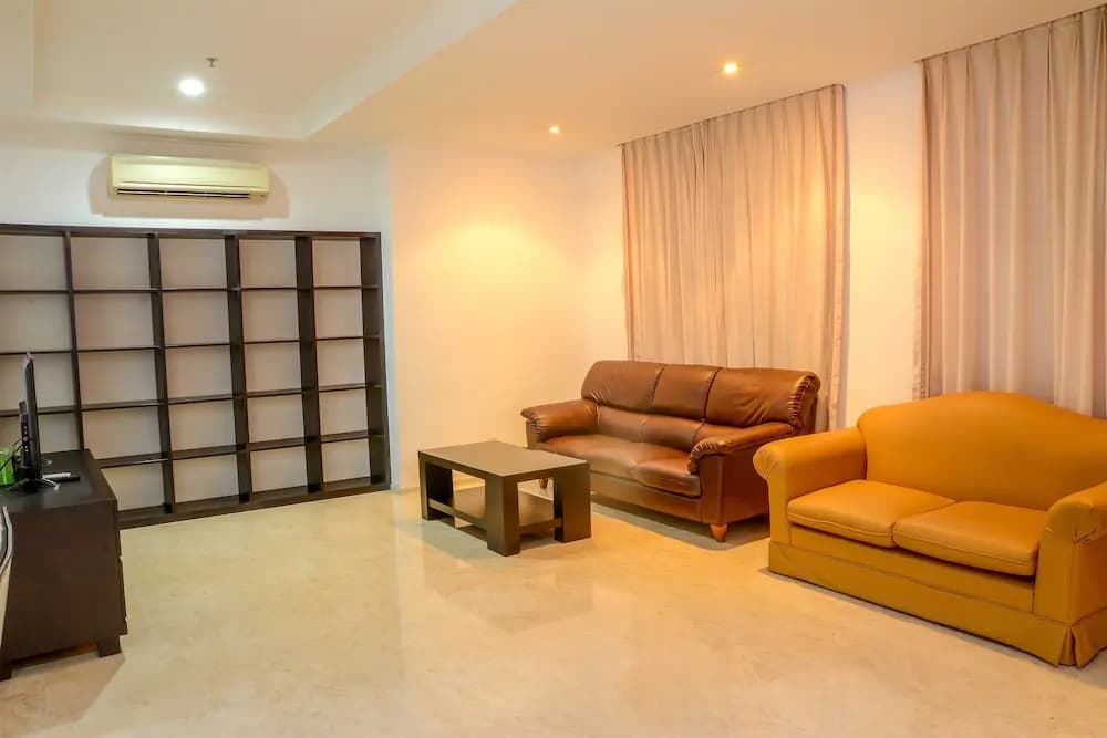 Spacious FX Residence with Mall Access - photo 10