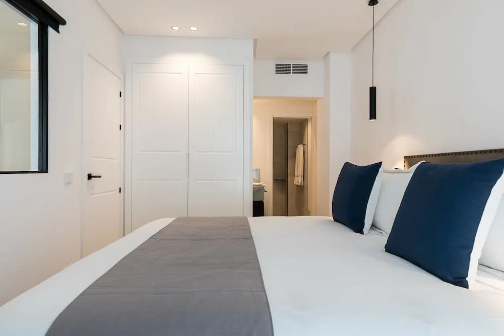 Feelathome Waldorf Suites Apartments - photo 4