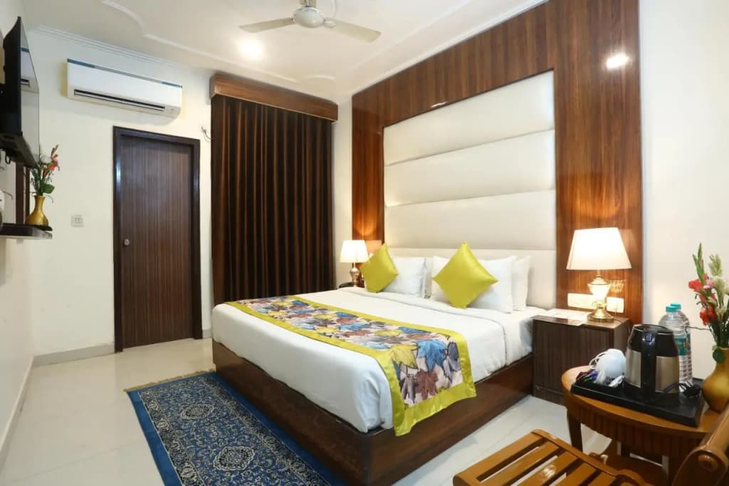 Hotel Earth - photo 6