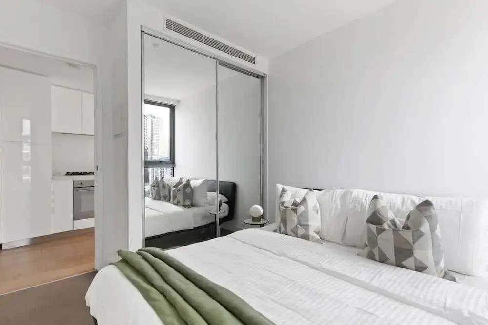 A Cozy Apt With City Views Near Crown Casino - photo 2