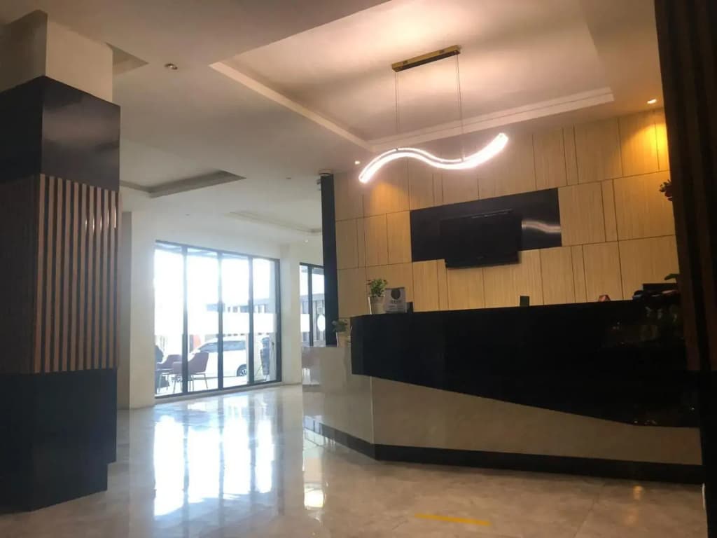 Hotel Aruni Ancol - photo 1