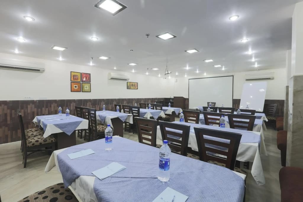 Hotel Rupam Kingston Park - photo 19