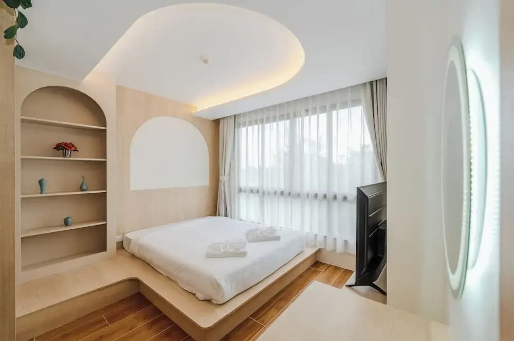 1BR with Infinity Pool Gym Rooftop C190 - photo 4