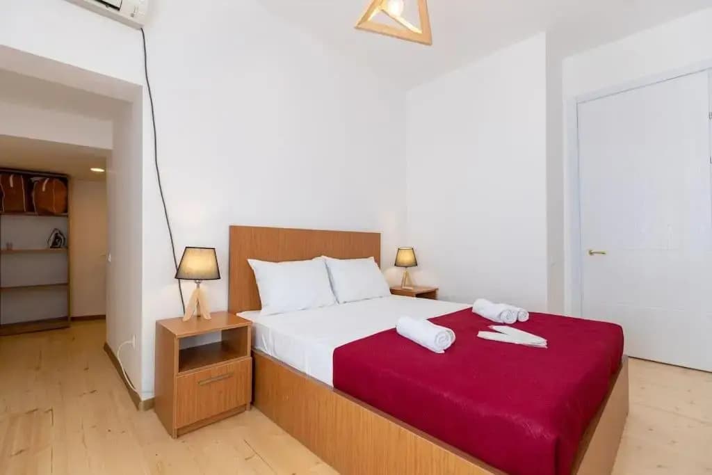 2 Bedroom Apartment Behind Opera House - photo 3