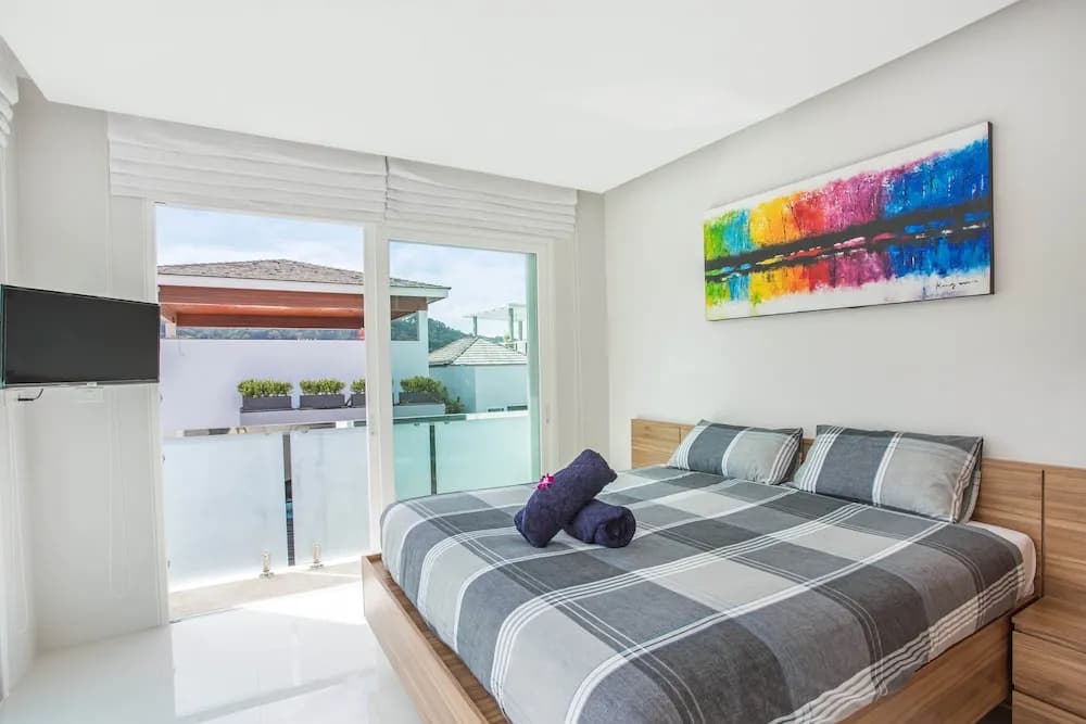 Elegant Designer 4BR Pool Villa Skylight - photo 3