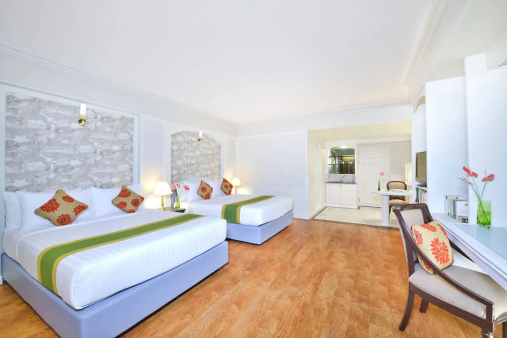 Centre Point Plus Hotel Pratunam - photo 7