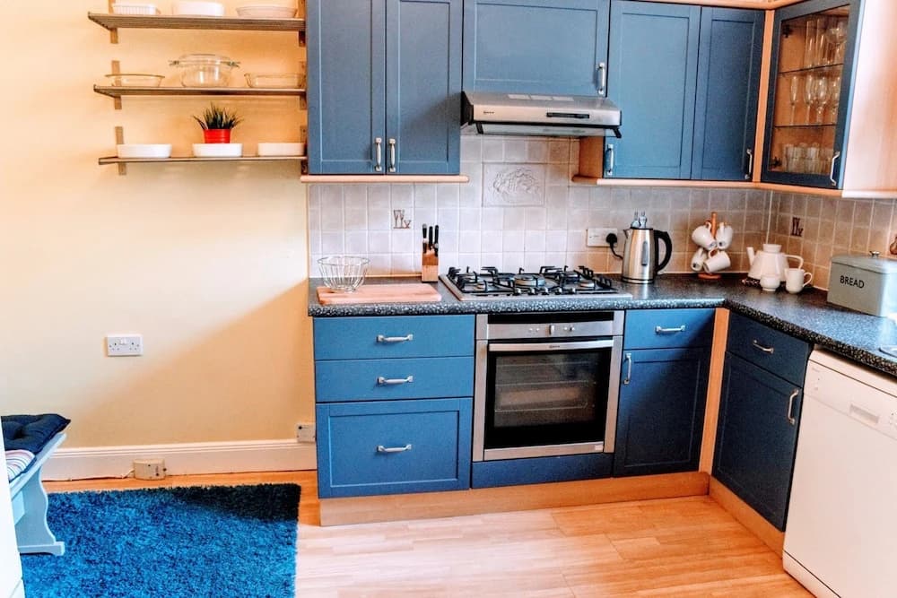 2 Bedroom Flat In City Centre - photo 8