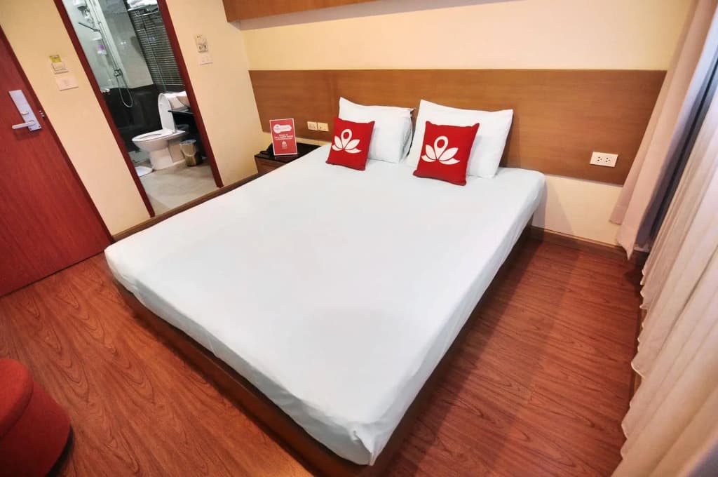 ZEN Rooms Surawong - photo 19