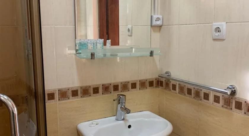 Hotel Oasis - photo 7