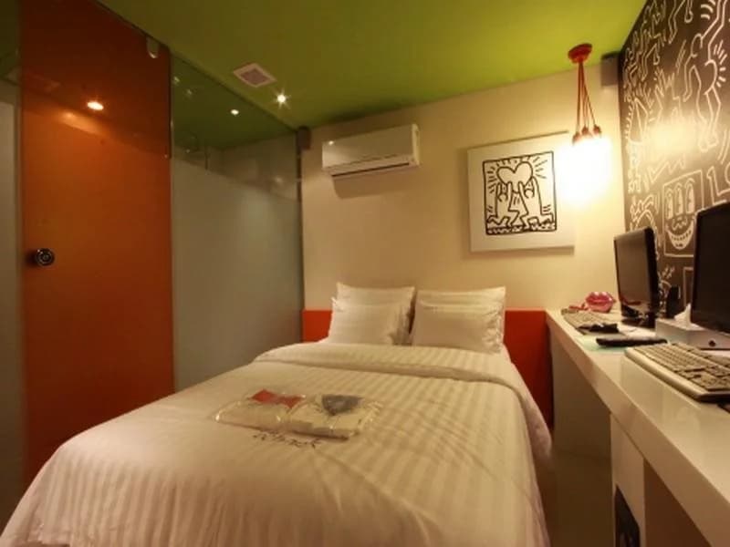 24 Guesthouse Sinchon Avenue - photo 2