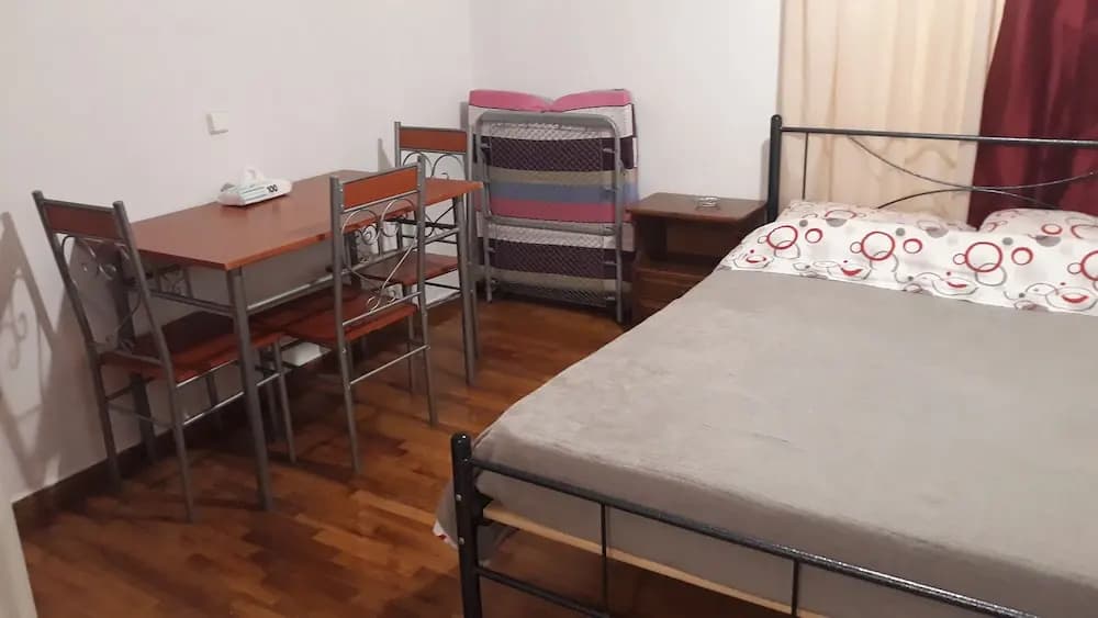Beautiful 1-bed House in Athens - photo 2