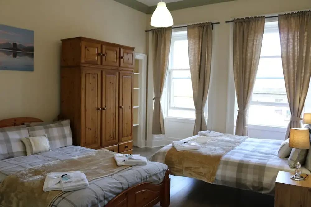 Edinburghs Castle Apartment - photo 1