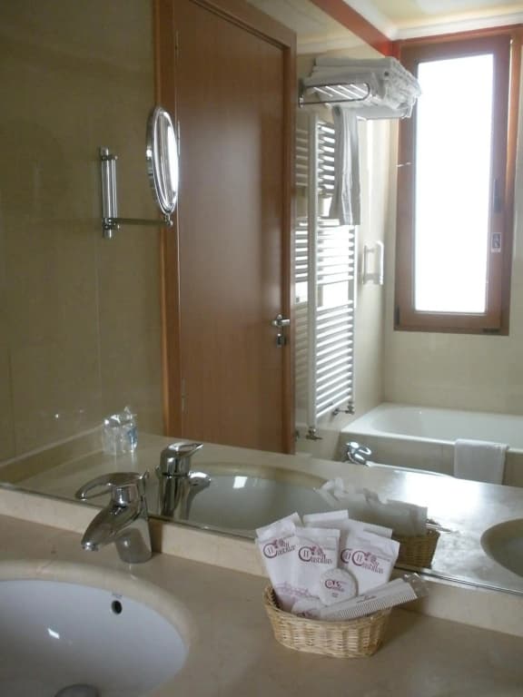 Hotel II Castillas Madrid - photo 10