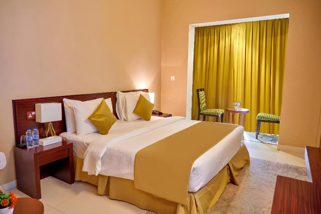 Click Square Hotel - photo 4