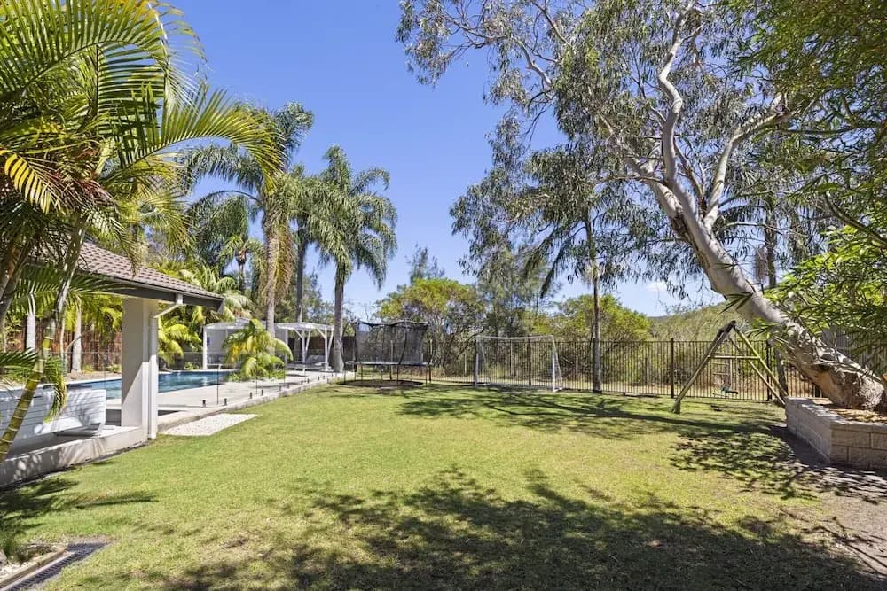 Spacious 4-bed Home Near Avalon Beach - photo 17