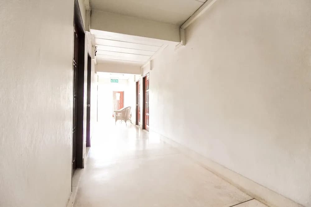 OYO 335 Top Inn Khaosan - photo 15