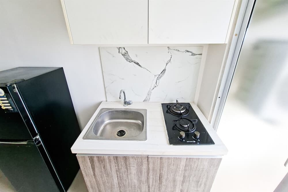 Studio Apartment Near Bojong Indah Station At Vittoria Residence - photo 3