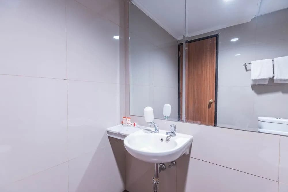 Hotel Jusenny Syariah by OYO Rooms - photo 8